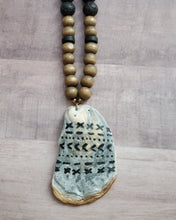 Load image into Gallery viewer, Shell Necklace
