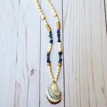 Load image into Gallery viewer, Shell Necklace
